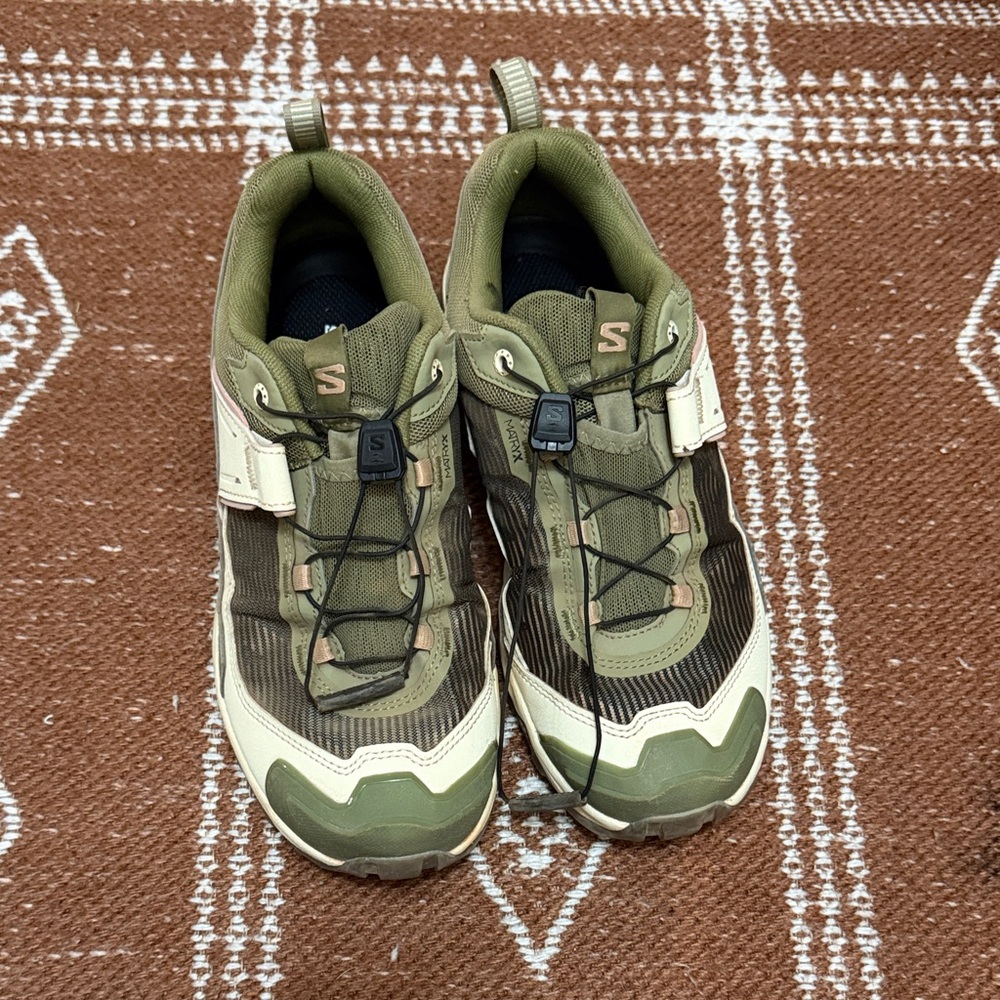 Salomon X Ultra 5 Low Hiking Shoes - LIKE NEW
